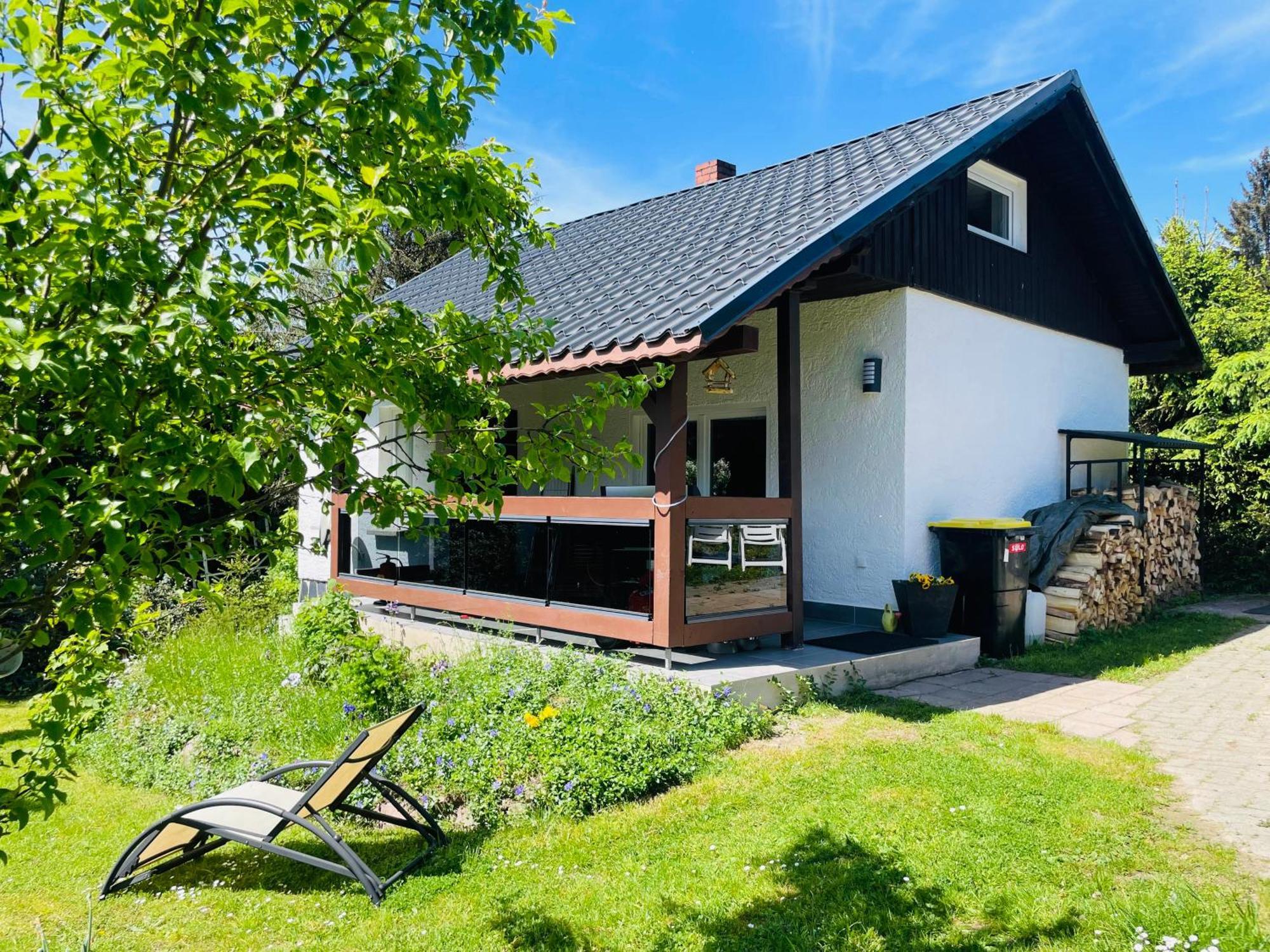 Wellness Bungalow Auszeit Mit Aussensauna, Hunde Willkommen Suhl Exterior photo